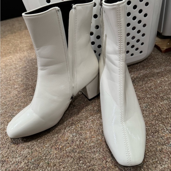 Ankle booties - Picture 2 of 3